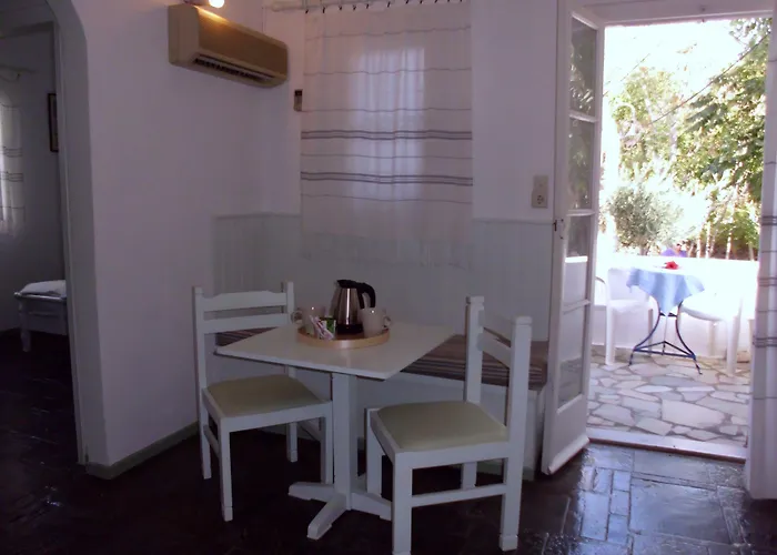 Aegean Village 아파트호텔